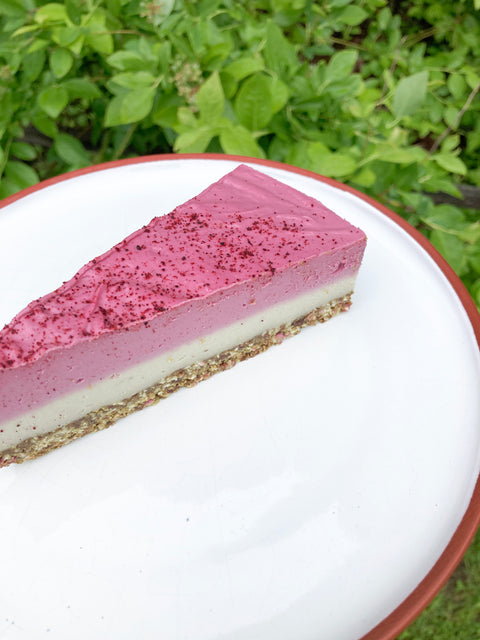 Aveņu-laima-matcha tējas kūka, svaigēdāju, gabals